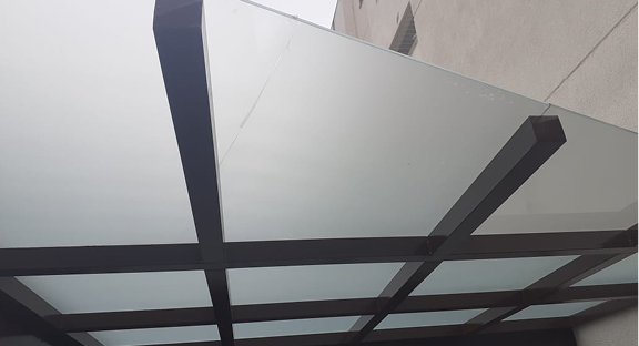 Conheça o nosso serviço de Instalação de Toldos, Coberturas e Pergolados